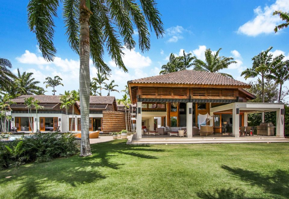 Hotel Casa de Campo Modern Villa for Rent – All-Inclusive Ocean View Villa with Chef, Butler & Maid, Exterior, Garden