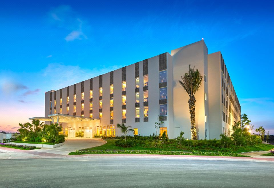 Hotel City Express Plus by Marriott Cancún Aeropuerto Riviera, Exterior, Hotel Exterior