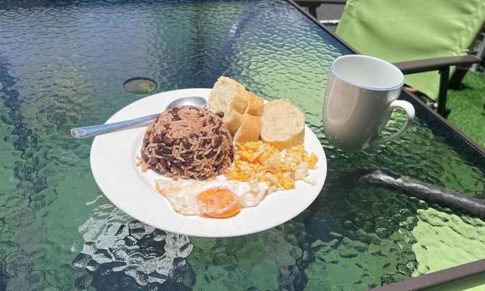Hotel Airport SJO5 min -Marianas Apartments, Dining, Cuisine