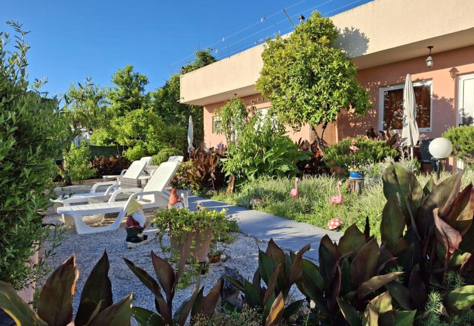Hotel Villa Luketa, Exterior, Garden