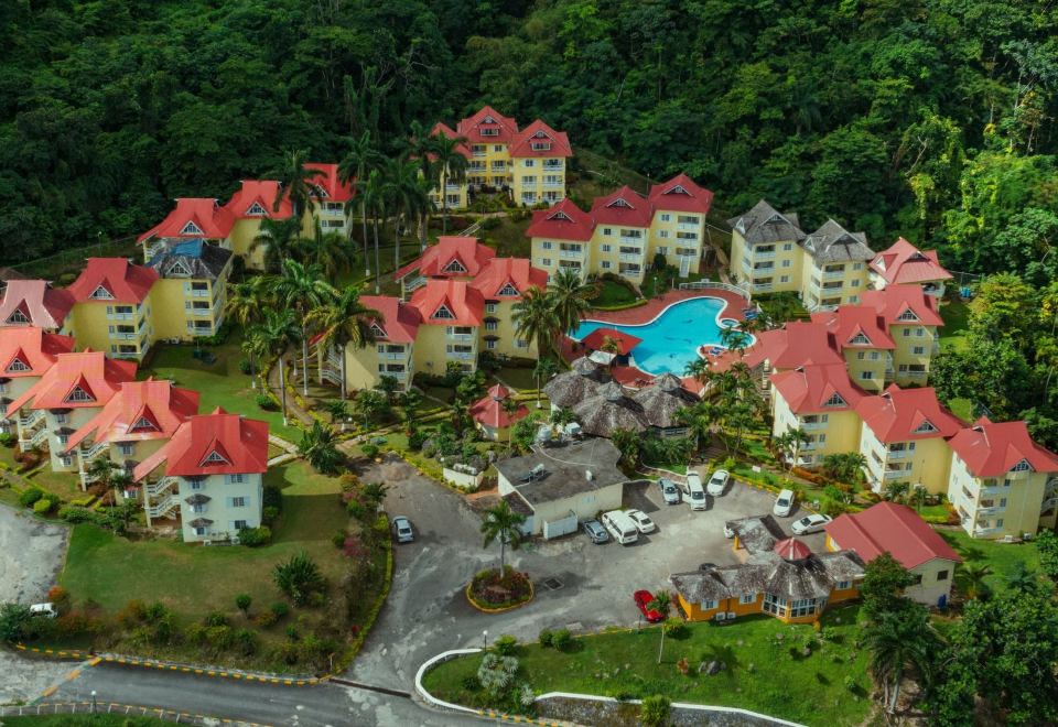 Hotel Hillview at Mystic Ridge, Exterior, Hotel Exterior