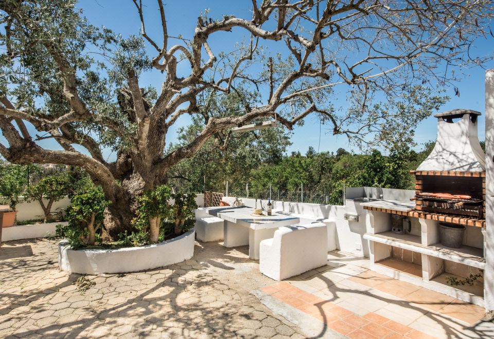 Hotel Villa V3 with Private Pool and Air Conditioning and Free Wifi Internet, Exterior, Garden