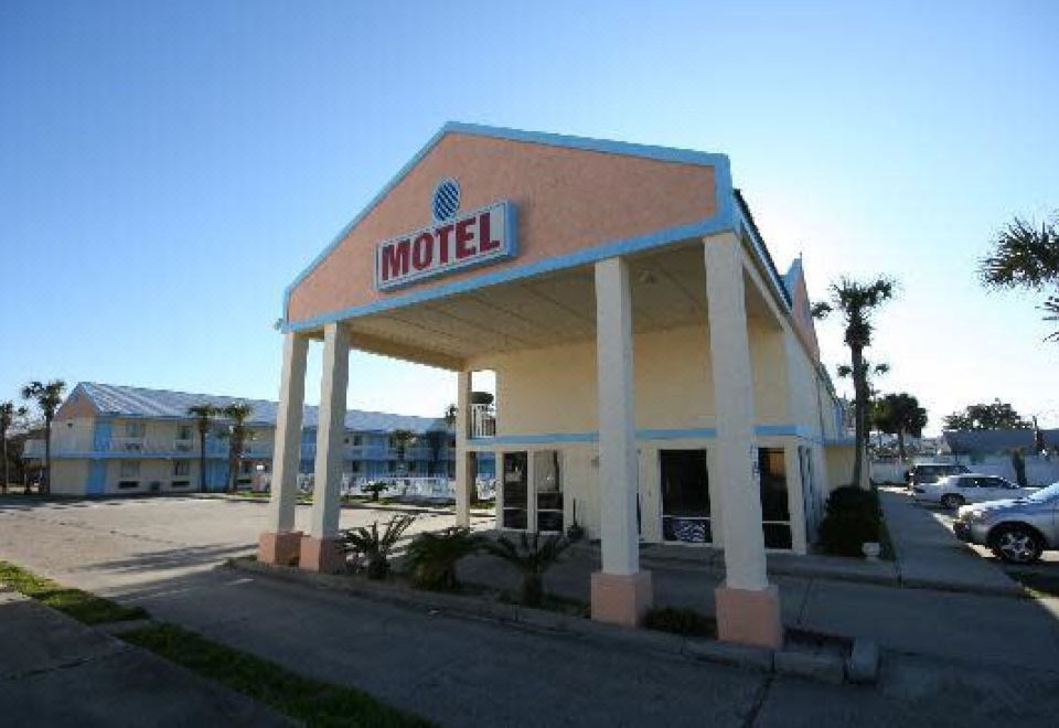 Hotel Coconut Grove Motor Inn, Exterior, Hotel Exterior