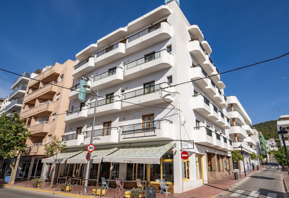 Hotel Hostal y Apartamentos Santa Eulalia, Exterior, Hotel Exterior