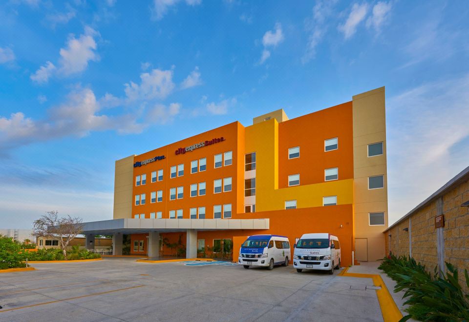 Hotel City Express Suites by Marriott Cabo San Lucas, Exterior, Hotel Exterior