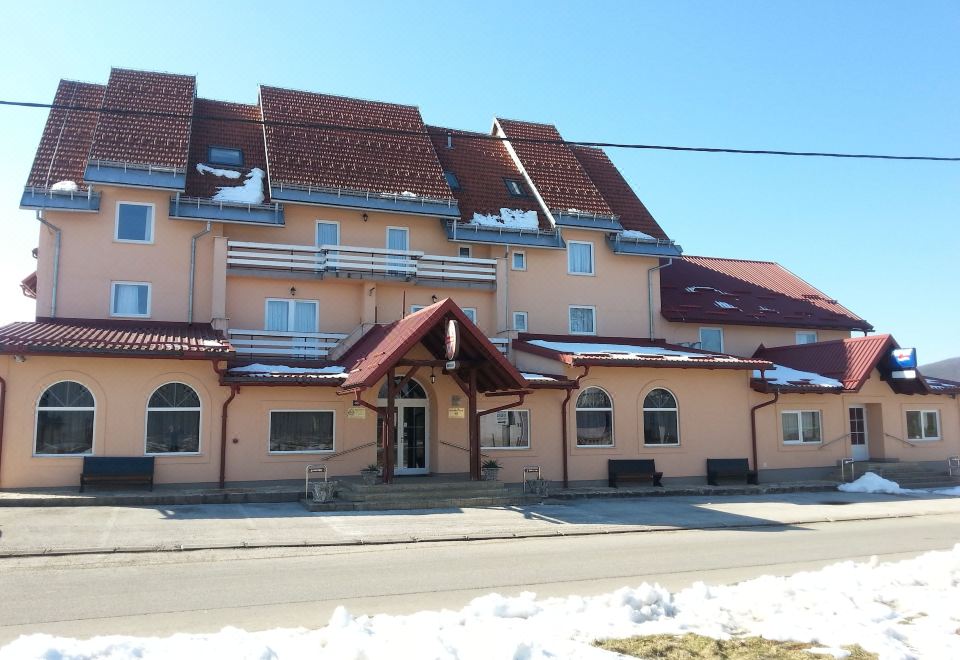Hotel Mirni Kutak, Exterior, Hotel Exterior