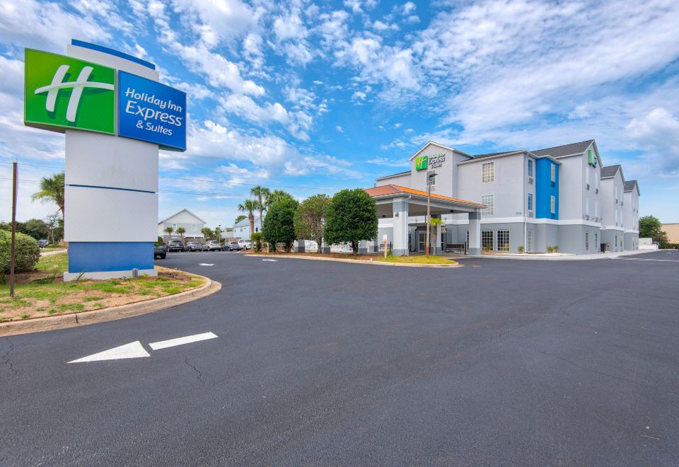 Hotel Holiday Inn Express & Suites Destin E - Commons Mall Area, Exterior, Hotel Exterior