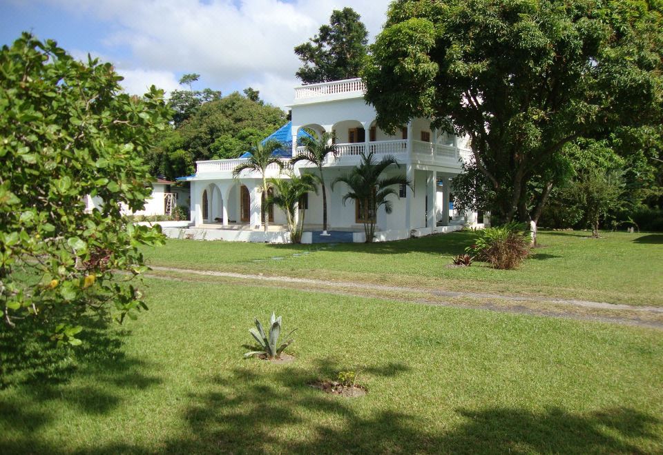 Hotel By the Sea Vacation Home and Villa, Exterior, Garden