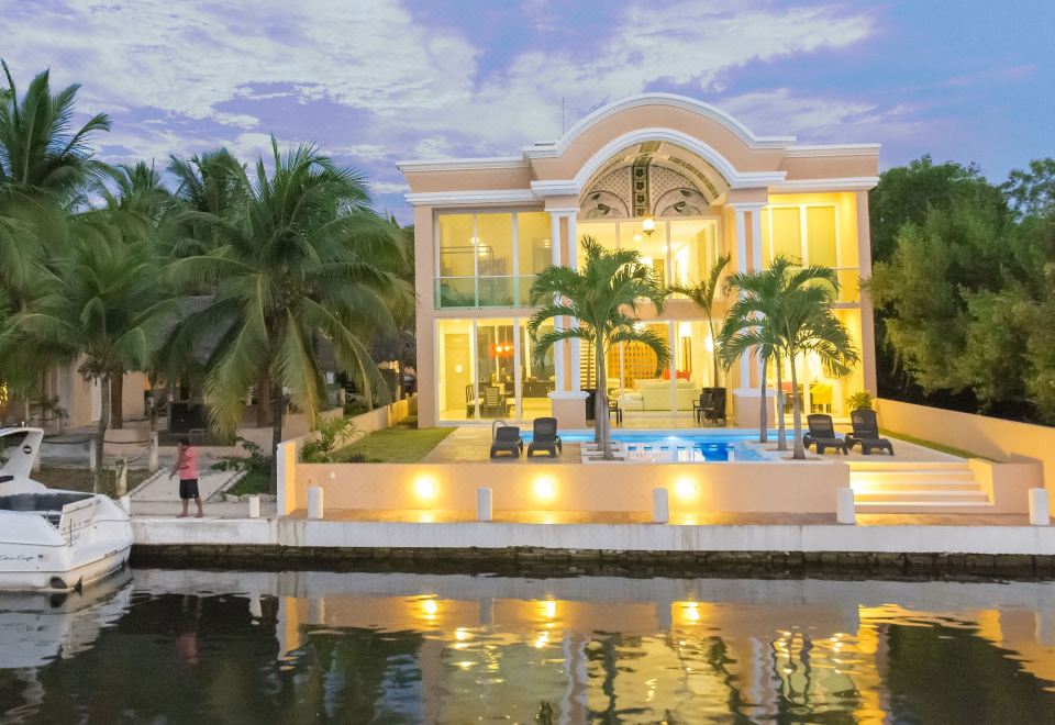 Hotel Hermosa mansión en Puerto Aventuras Con Alberca, Exterior, Hotel Exterior