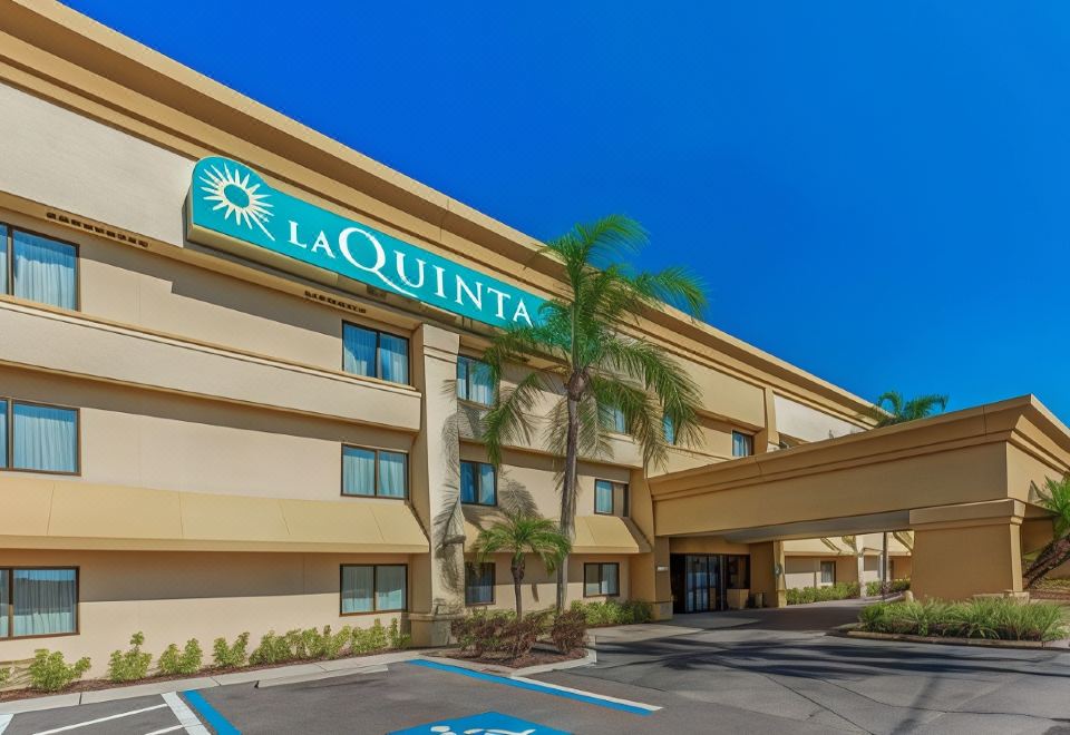Hotel La Quinta Inn & Suites by Wyndham Tampa Brandon West, Exterior, Hotel Exterior