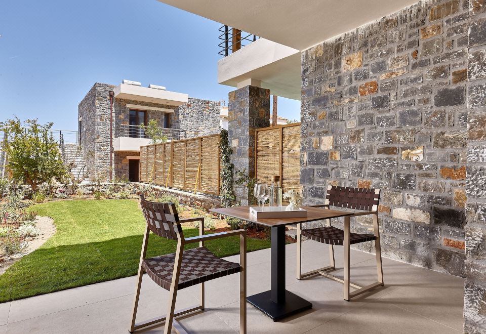 Hotel Volta Suites and Villas, Exterior, Garden