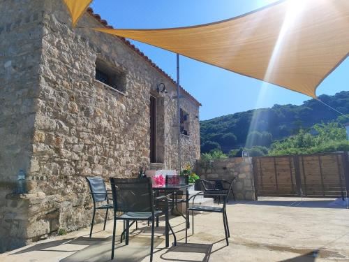Hotel Vaki's Country House, Exterior, Garden
