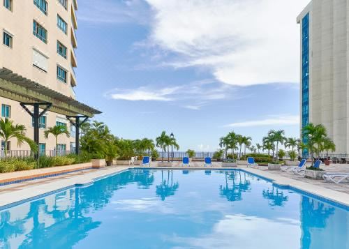 Hotel Exquisite Oceanfront Suite, Leisure & Recreation, Outdoor Swimming Pool
