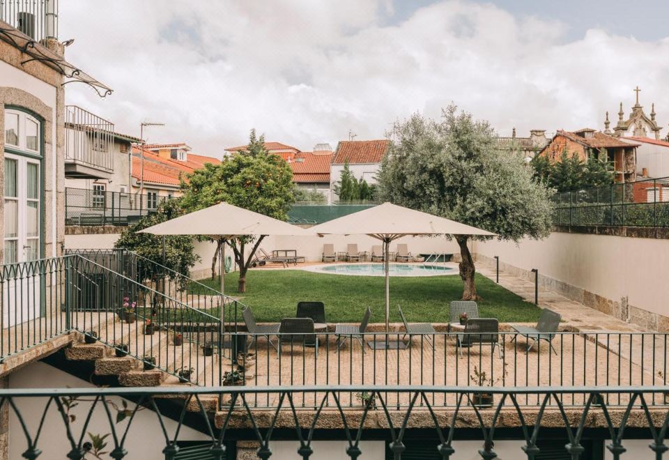 Hotel Torel Royal Court, Exterior, Garden