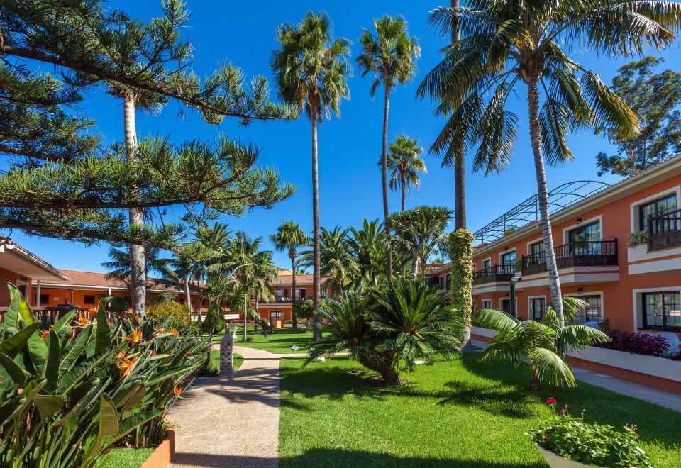 Hotel Apartamentos Ambassador, Exterior, Garden