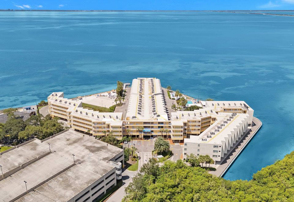 Hotel Breathtaking Views and Relaxing Heated Pool - Stunning Waterfront Escape, Exterior, Hotel Exterior