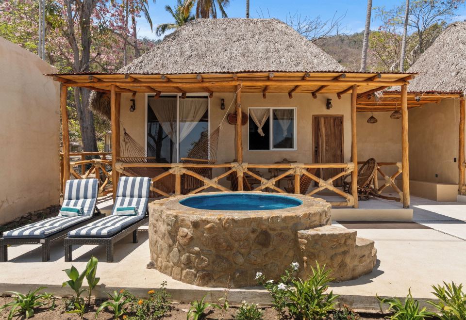 Hotel Cabañas Panchos Paradise, Leisure & Recreation, Hot spring/Public bath