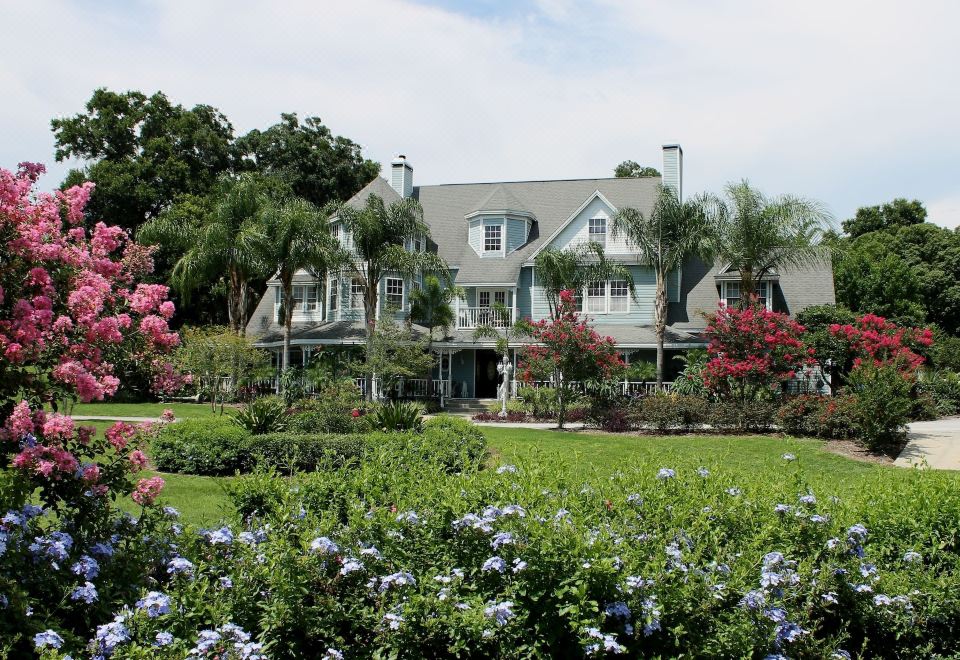 Hotel Heron Cay Lakeview Bed & Breakfast, Exterior, Hotel Exterior