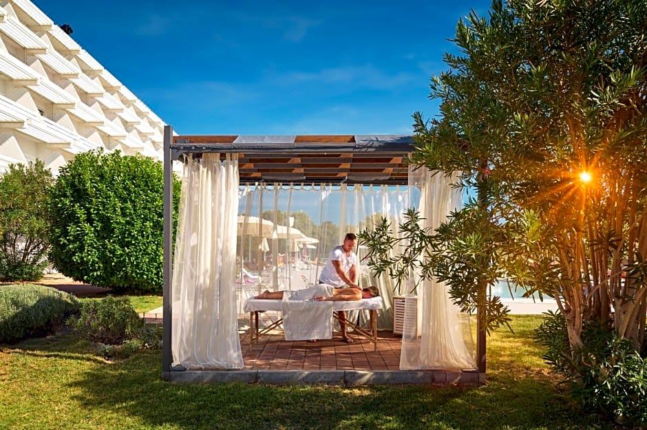 Hotel Olympia, Exterior, Garden
