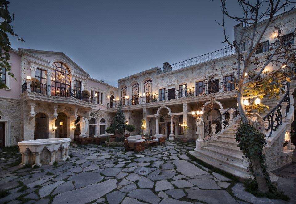 Hotel Sacred House, Exterior, Garden
