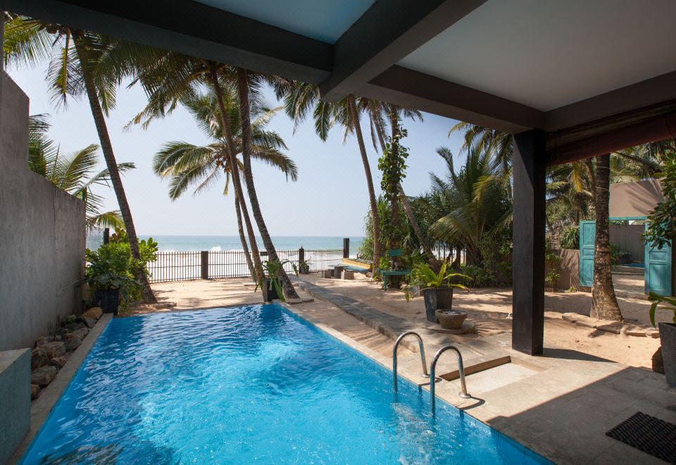 Hotel Hikks Villa, Leisure & Recreation, Outdoor Swimming Pool