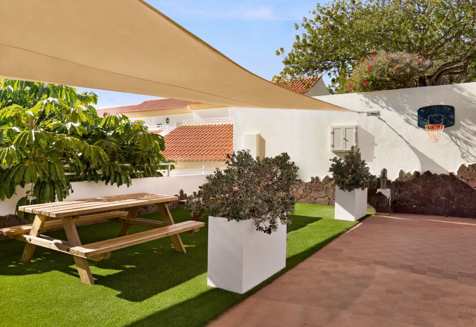 Hotel Wyndham Residences Golf del Sur, Exterior, Garden