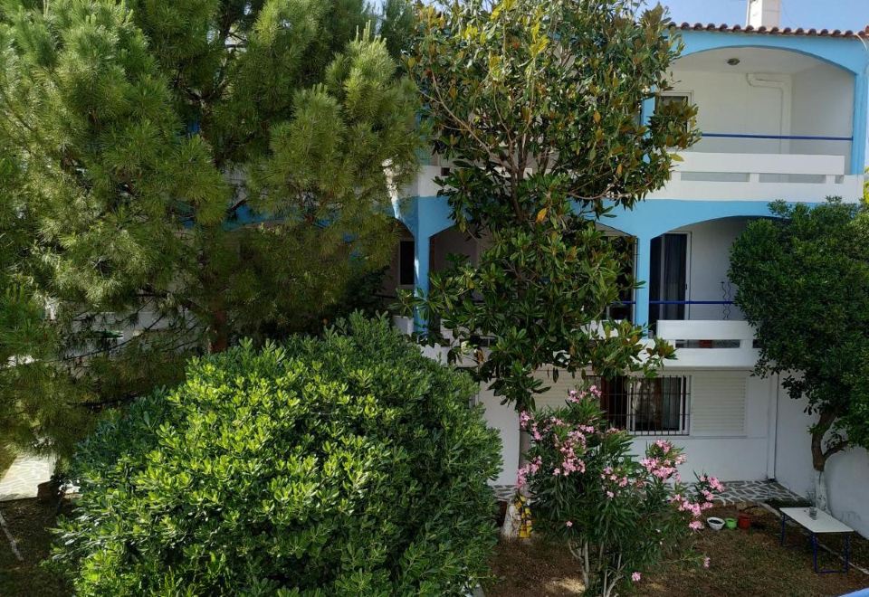 Hotel Muses Apartments, Exterior, Garden