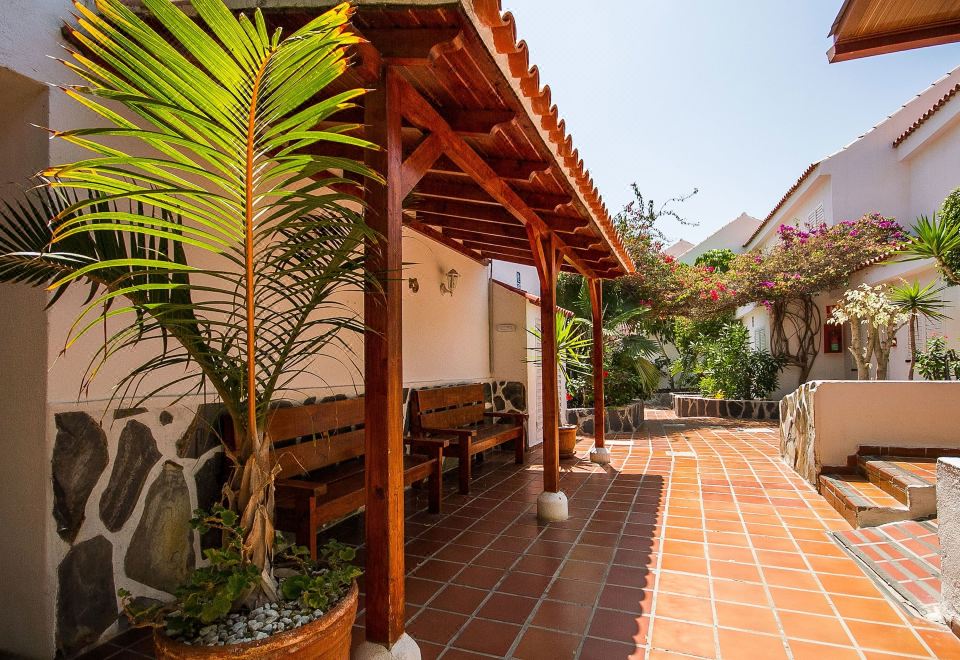 Hotel Ona Los Claveles, Exterior, Garden