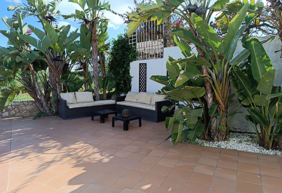 Hotel Villa 81 Great Spot Oura Beach, Albufeira, Exterior, Garden