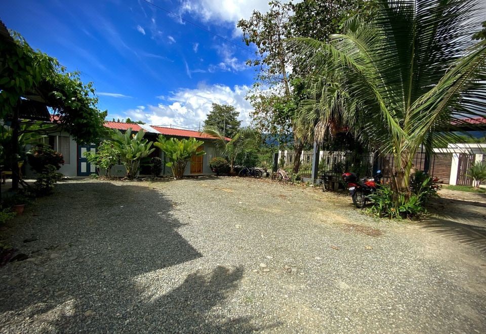 Hotel Rooms & Pool Macaws, Exterior, Hotel Exterior