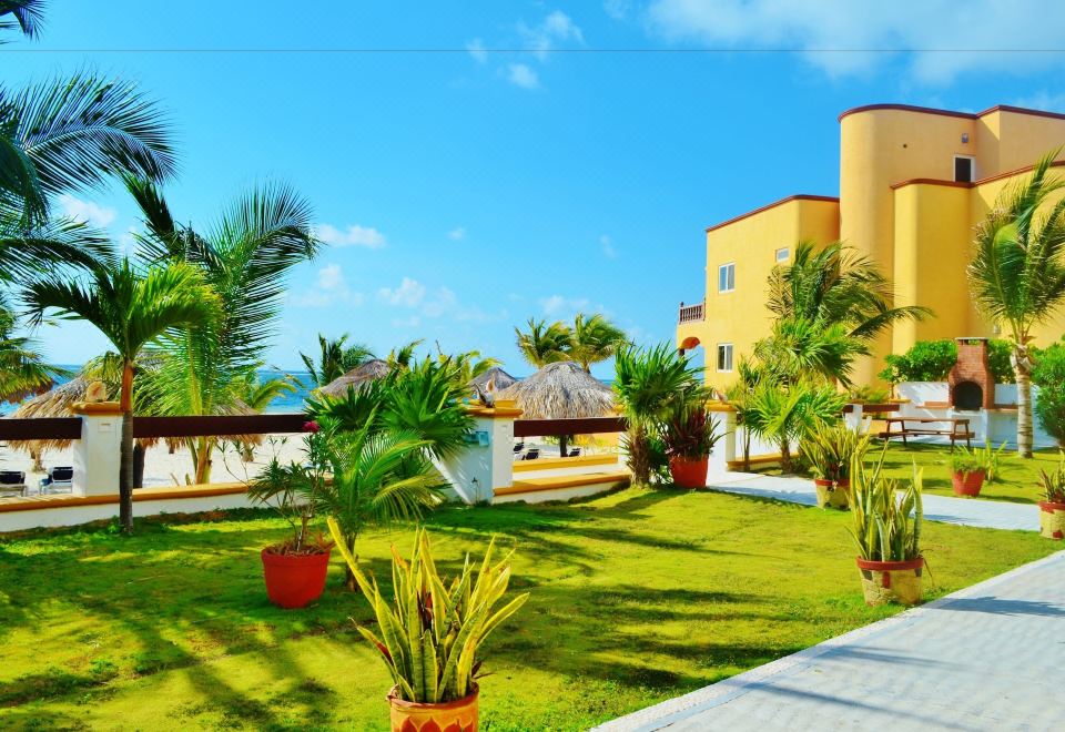 Hotel Arrecifes Suites, Exterior, Garden