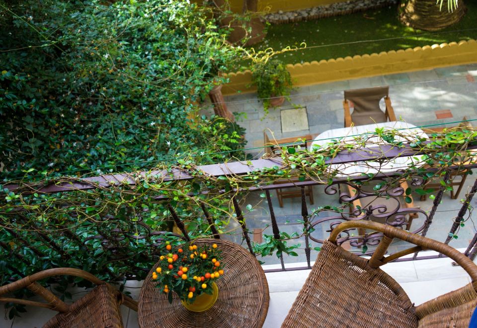 Hotel Kostis, Exterior, Garden
