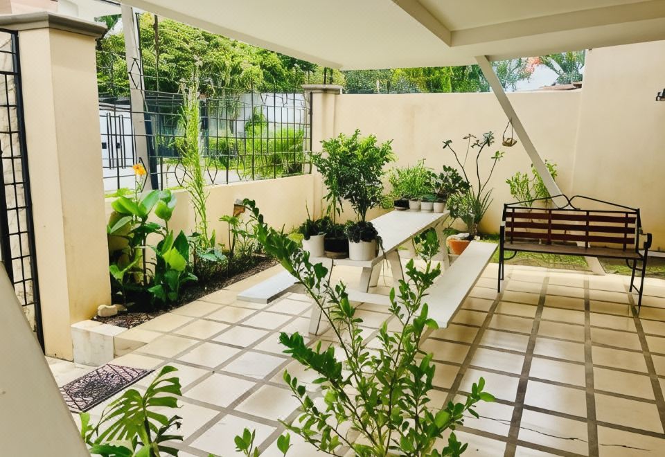 Hotel Ester`s Place, Exterior, Garden