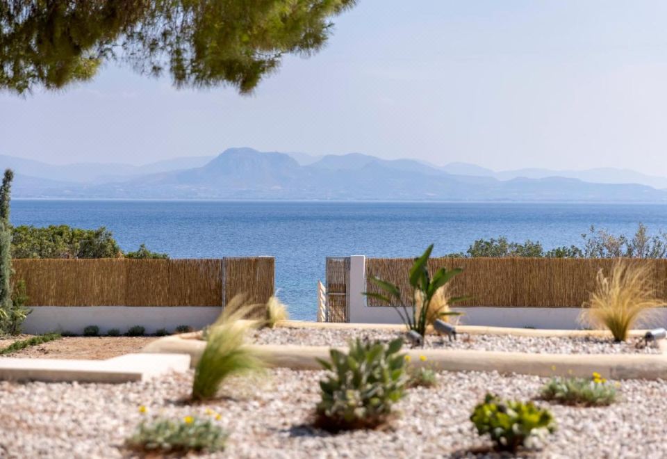 Hotel Villa Aura Loutraki, Exterior, Garden