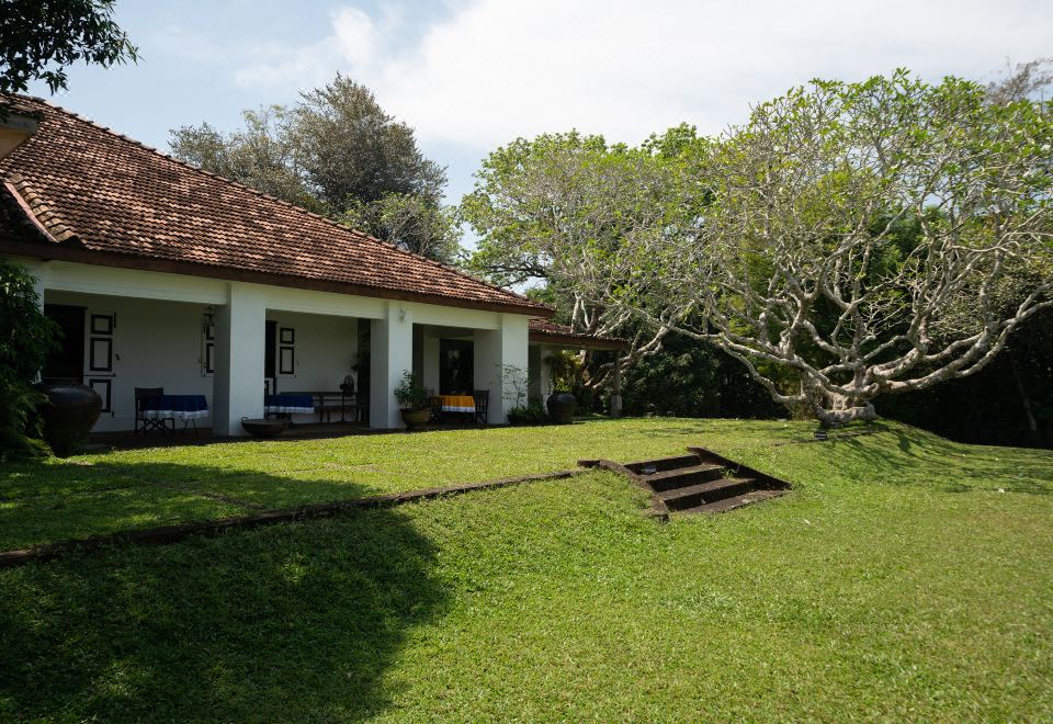 Hotel Lunuganga Estate, Exterior, Garden