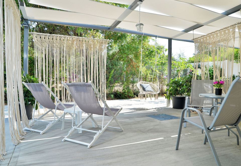 Hotel Alekos Luxury Suites Free 24h Transportation from - to Airport, Exterior, Garden