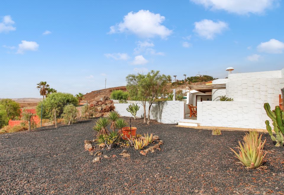 Hotel Villa with Pool Overlooking the Atlantic Ocean and Parque Holandes., Exterior, Garden