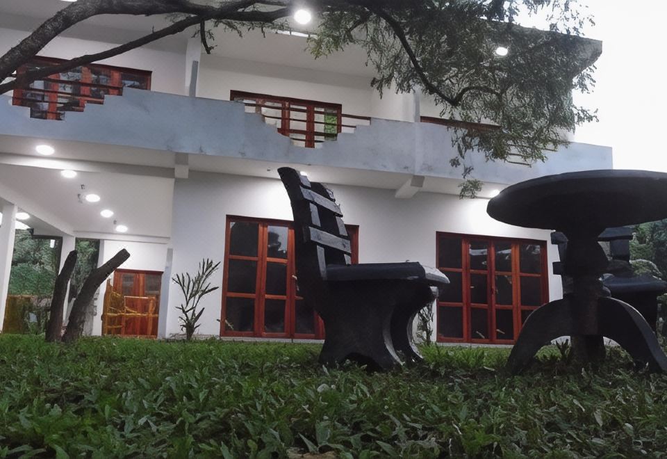 Hotel Lagoon Beach Resort, Exterior, Garden