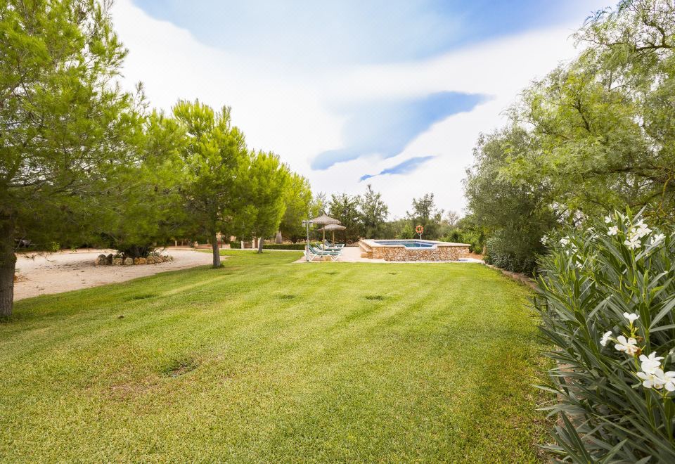 Hotel Els Girasols, Exterior, Garden