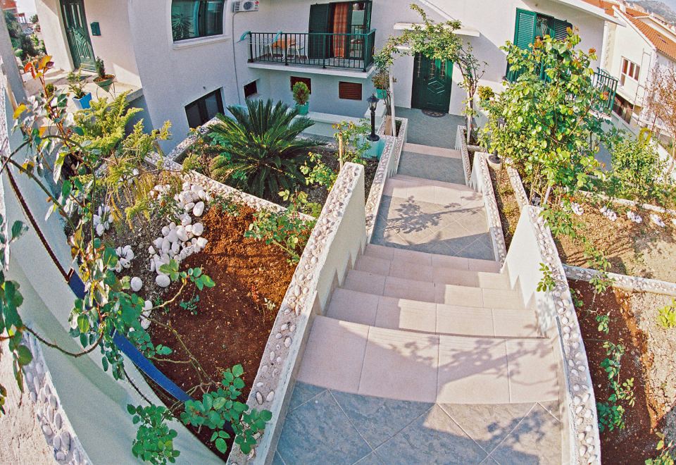 Hotel Villa Softic, Exterior, Garden