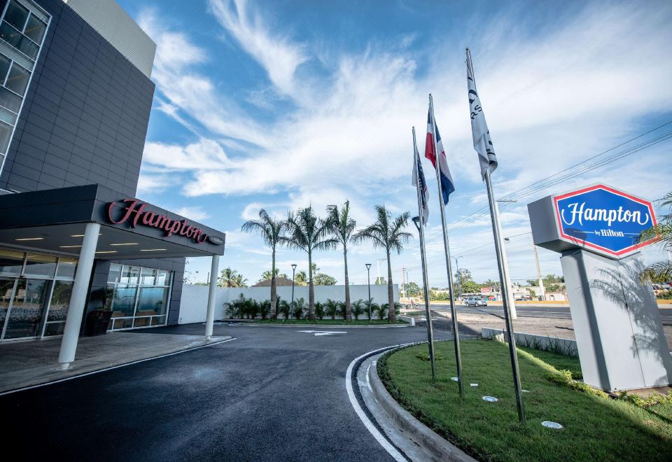 Hotel Hampton by Hilton Santo Domingo Airport, Exterior, Hotel Exterior