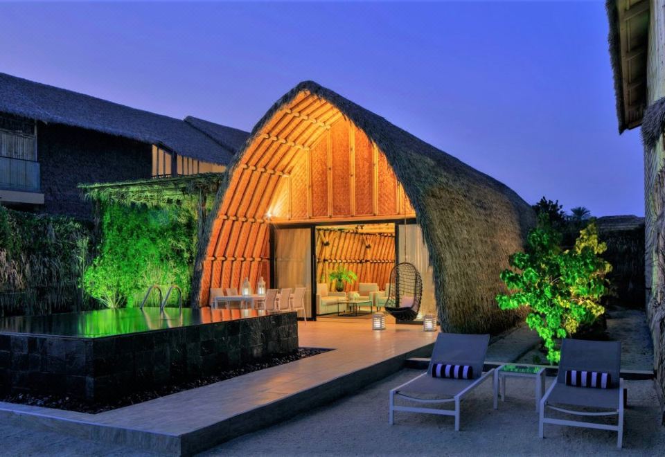 Hotel Anantara World Islands Dubai Resort, Exterior, Hotel Exterior