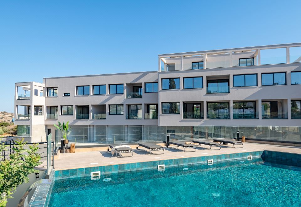 Hotel Sanders River Plaza - Fine 1-Bdr Apt with Balcony, Leisure & Recreation, Outdoor Swimming Pool