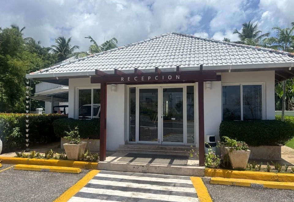 Hotel Vista Mare Samana 1-202, Exterior, Hotel Exterior