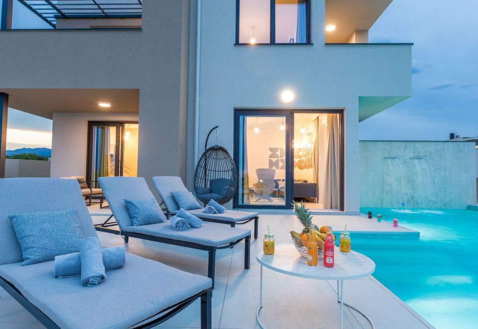 Hotel Villa Sara, Leisure & Recreation, Outdoor Swimming Pool