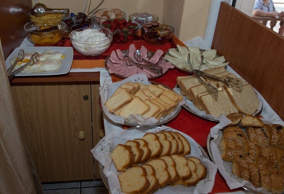 Hotel Aladdin Studio, Dining, Cuisine