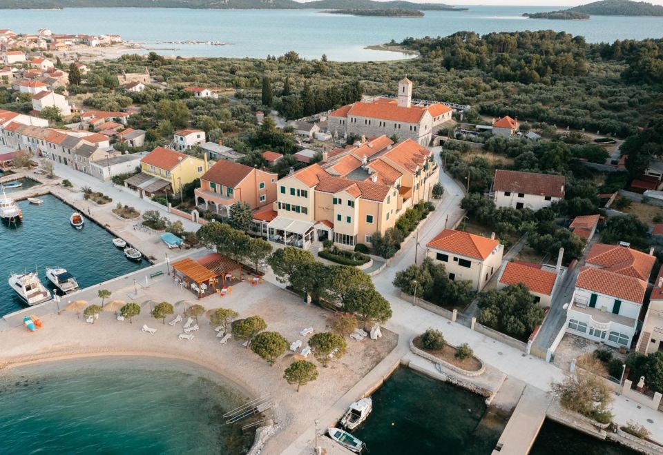 Hotel Spongiola, Exterior, Hotel Exterior