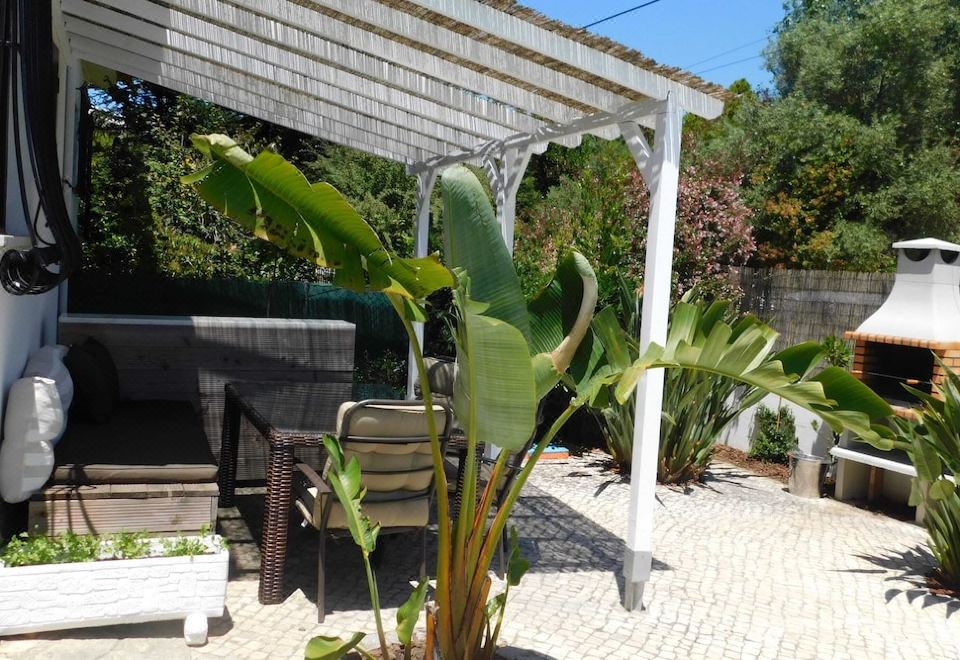 Hotel Guestready - Pausa Holiday Home W/ Pool and BBQ, Exterior, Garden