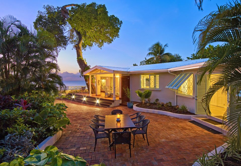 Hotel Southwinds Beach House is a 3 Bedroom with Exquisite Sea Views, Exterior, Garden