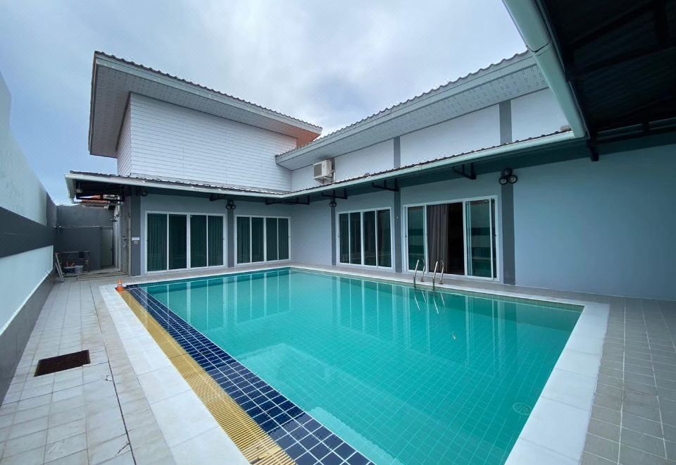 Hotel Level TRI pool villa Sattahip, Exterior, Hotel Exterior